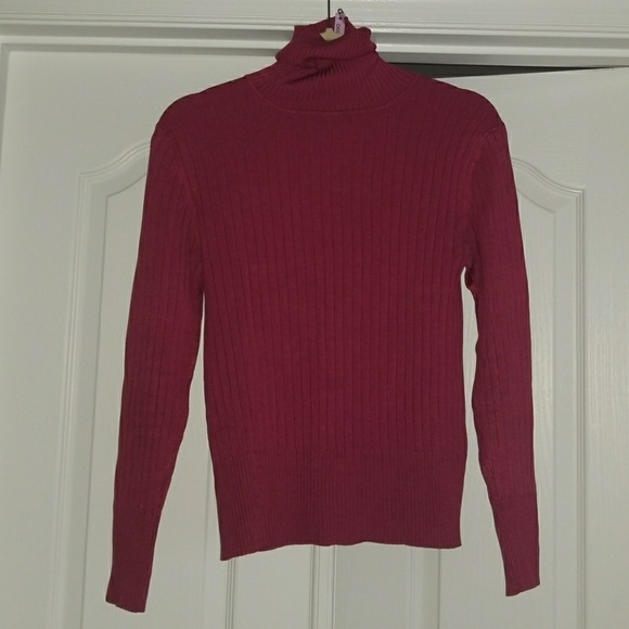 Banana Republic Tops - BR Body con ribbed silk turtleneck